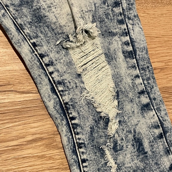 RedFox Distressed Jeans - Picture 4 of 8
